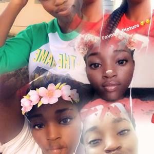 Meet your Posher, Monique